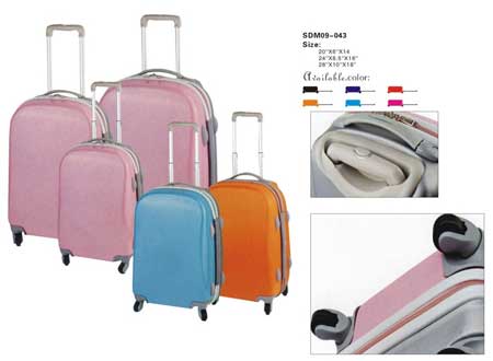 Different sizes spinner luggage
