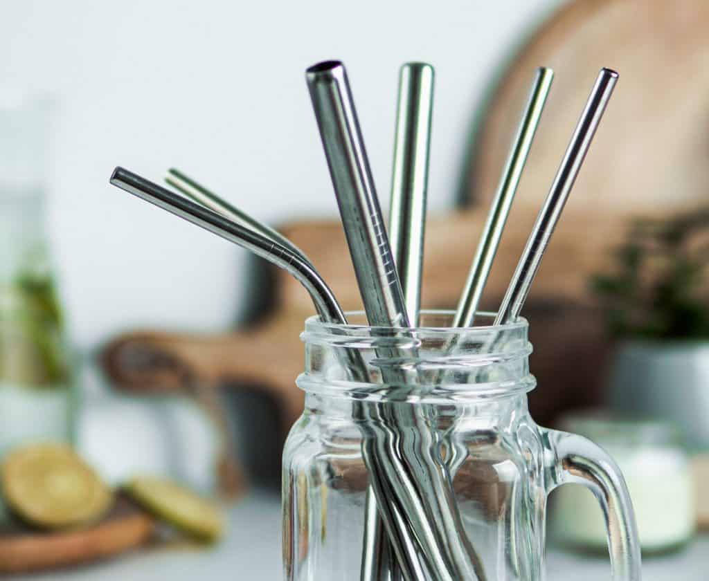 https://gogreentravelgreen.com/wp-content/uploads/28143760_metal-recyclable-drinking-straws-copy-space-scaled-e1608593148905-1024x840.jpg